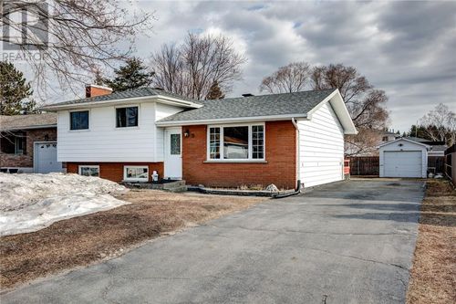 19 Beech Cres, Capreol, ON, P0M1H0 | Card Image