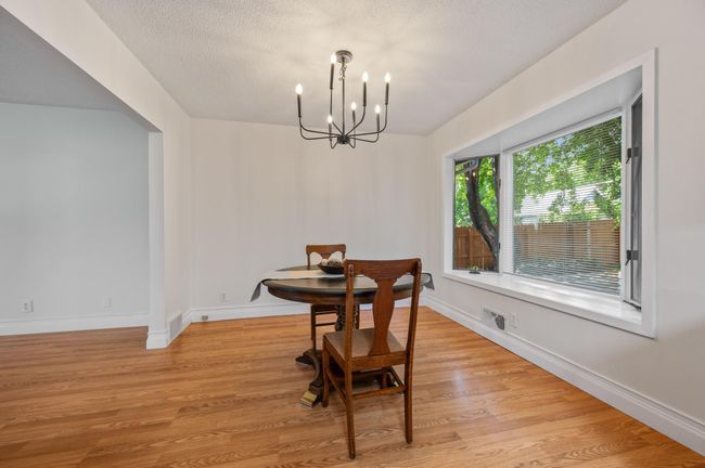 Big bay window to back | Image 8