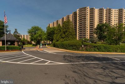 617 - 203 Yoakum Parkway, Condo with 2 bedrooms, 2 bathrooms and null parking in ALEXANDRIA VA | Image 1