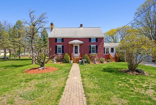 136 Chapel St, Gardner, MA, 01440-1706 | Card Image
