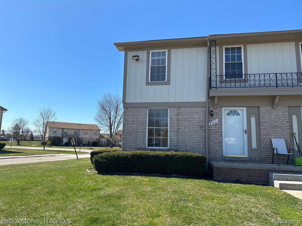 Turner Dr, Sterling Heights, MI 48312