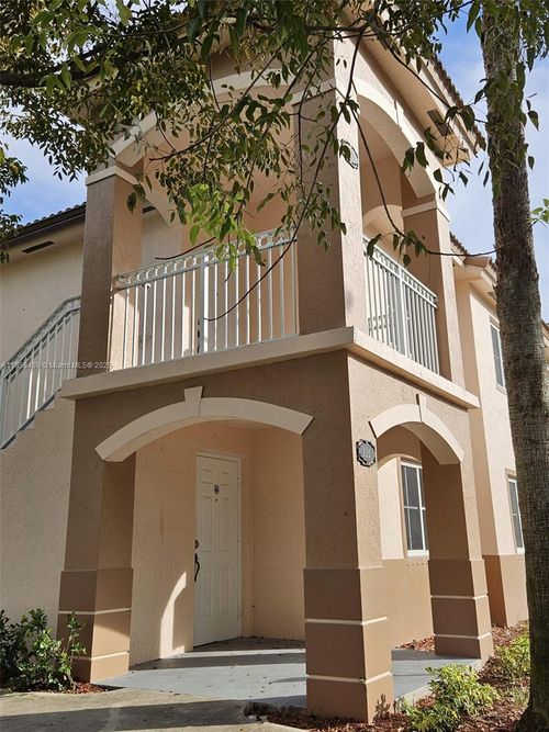 unit-101-2701 Se 12th Rd, Homestead, FL, 33035-2321 | Card Image