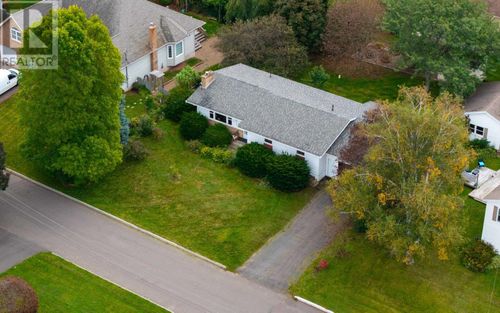 21 Smallwood Crescent, Charlottetown, PE, C1A3J4 | Card Image