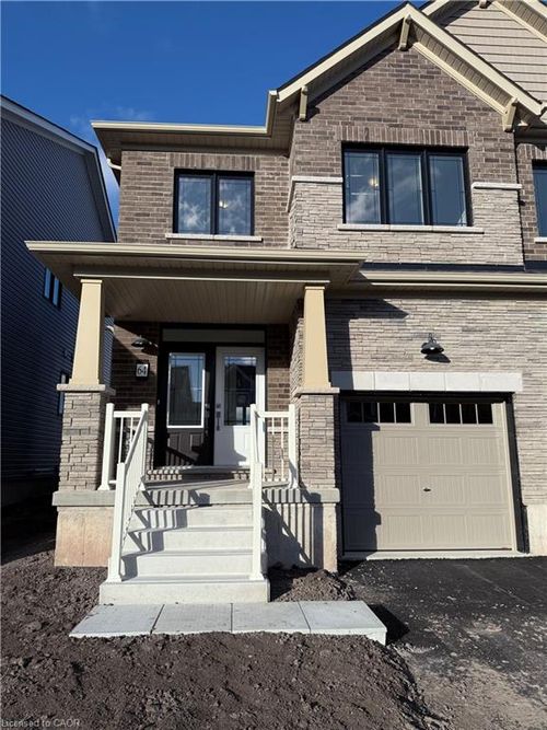 64 Masters St, Welland, ON, L3B0N4 | Card Image
