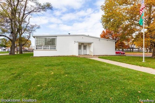 22021 Memphis Ave, Warren, MI, 48091-3024 | Card Image