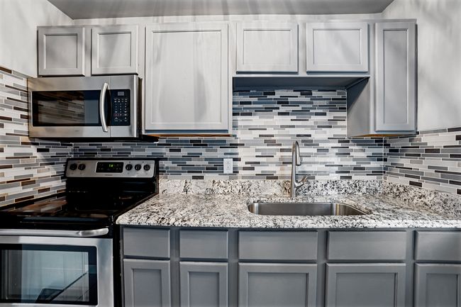 2640 Westbrook Dr, House other with 2 bedrooms, 1 bathrooms and 8 parking in Franklin Park IL | Image 7