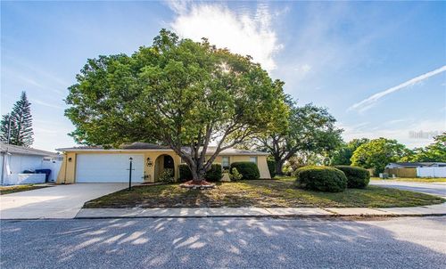 8900 Lido Ln, PORT RICHEY, FL, 34668-4917 | Card Image