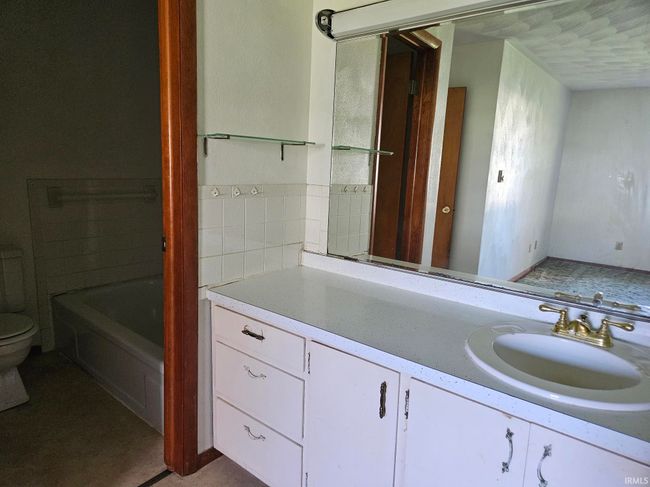 809 W Main St, House other with 4 bedrooms, 3 bathrooms and null parking in Van Buren IN | Image 9