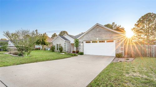 1573 N Cannondale Dr, Fayetteville, AR, 72704-6951 | Card Image