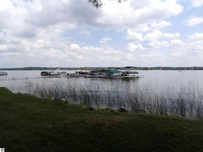 19 - 144 N Shore Dr W, House other with 2 bedrooms, 2 bathrooms and null parking in Cadillac MI | Image 31