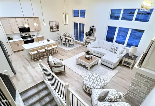 918 Beretta St, Mandan, ND, 58554-7501 | Card Image