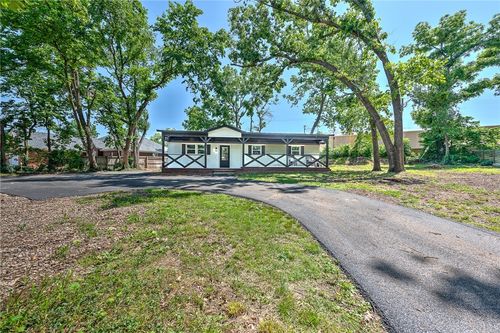 312 Nw J St, Bentonville, AR, 72712-5052 | Card Image