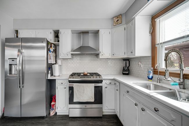 324 Weber Ct, House other with 3 bedrooms, 2 bathrooms and 2 parking in Cary IL | Image 8