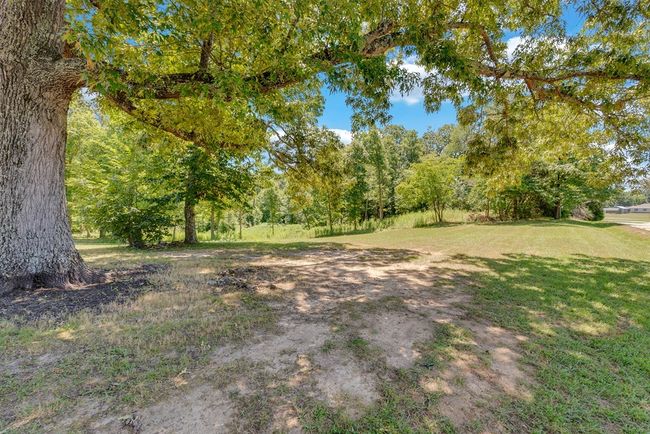 13593 Old Kentucky Rd, Home with 1 bedrooms, 1 bathrooms and 2 parking in Sparta TN | Image 19