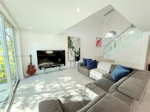 10626-10626 Nw 7th St, Pembroke Pines, FL, 33026-4062 | Card Image