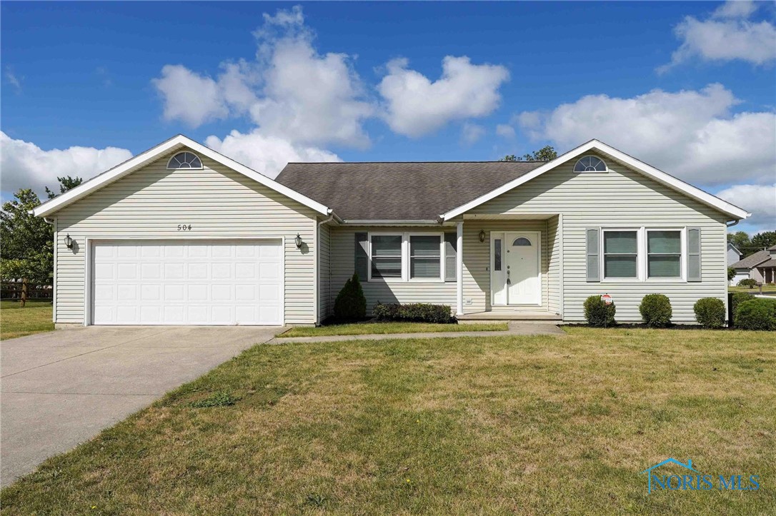 Hunters Creek Dr, Findlay, OH 45840