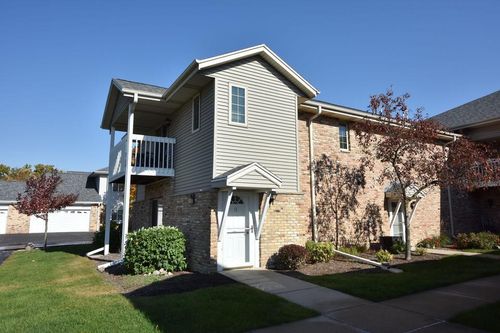 15-435 W Aspen Drive, Oak Creek, WI, 53154 | Card Image