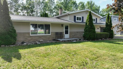 11427 Colonial Woods Dr, Clio, MI, 48420-1503 | Card Image