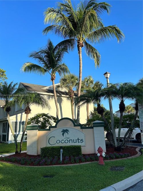 16609-16609 Hemingway Dr, Weston, FL, 33326-1173 | Card Image