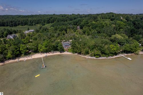 14088 Bluff Rd, Traverse City, MI, 49686-8454 | Card Image