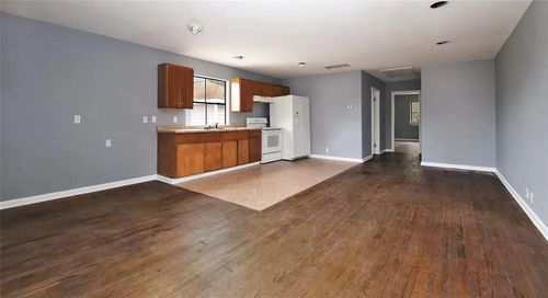 11131 Holly Hill Ln, Houston, TX, 77041-5408 | Card Image