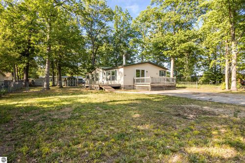 819 Gladewood Ln, Traverse City, MI, 49686-4730 | Card Image
