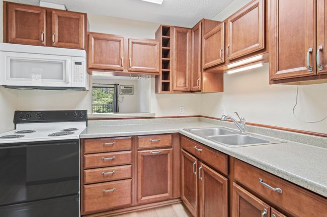1566 Millpond Ct, Chaska-7.jpg | Image 8