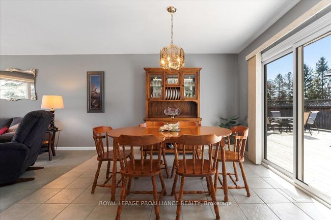 197 Chatterton Valley Cres, House other with 3 bedrooms, 2 bathrooms and 6 parking in Foxboro ON | Image 12