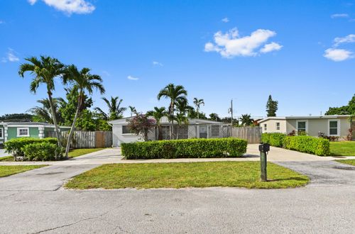 3892 Nowata Rd, Lake Worth, FL, 33462-2228 | Card Image