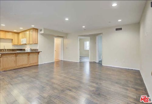 2-6815 Baird Ave, Reseda, CA, 91335-8651 | Card Image