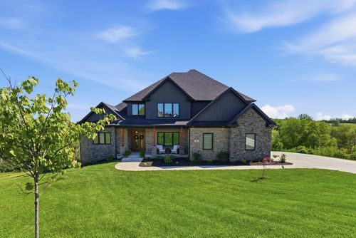 7095 Winners Circle Dr, Richmond, KY, 40475-8816 | Card Image