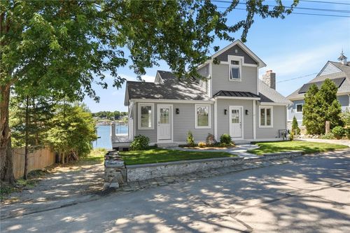 197 Grand View Dr, Warwick, RI, 02886-8800 | Card Image