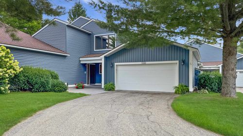 142 N Shore Dr W, Cadillac, MI, 49601-8208 | Card Image