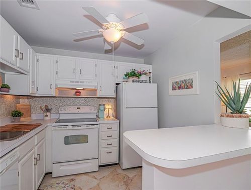 204-75 Royal Oak Ct, Vero Beach, FL, 32962-3077 | Card Image