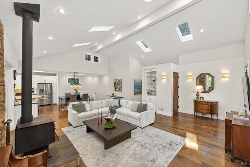 3425 Redwood Road, Napa, CA, 94558 | Card Image