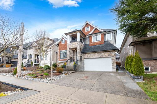 20587 68 Ave, Langley, BC, V2Y3E2 | Card Image
