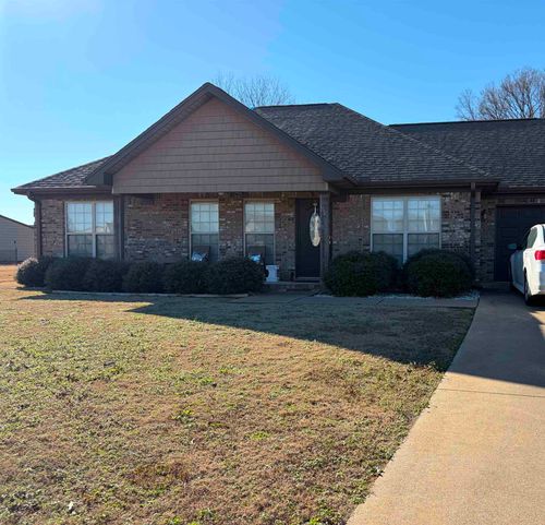 110 Windsor Dr, Muscle Shoals, AL, 35661-2704 | Card Image