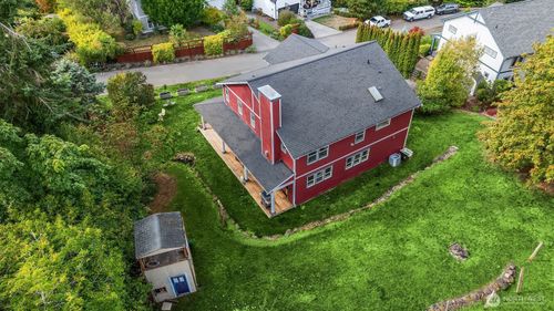 2372 Douglas Dr Ne, Bainbridge Island, WA, 98110-4814 | Card Image