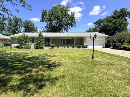 25630 Woodvilla Pl, Southfield, MI, 48075-2046 | Card Image