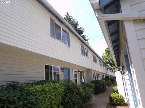 4792 Lancaster Dr Ne, Salem, OR, 97305-1689 | Card Image