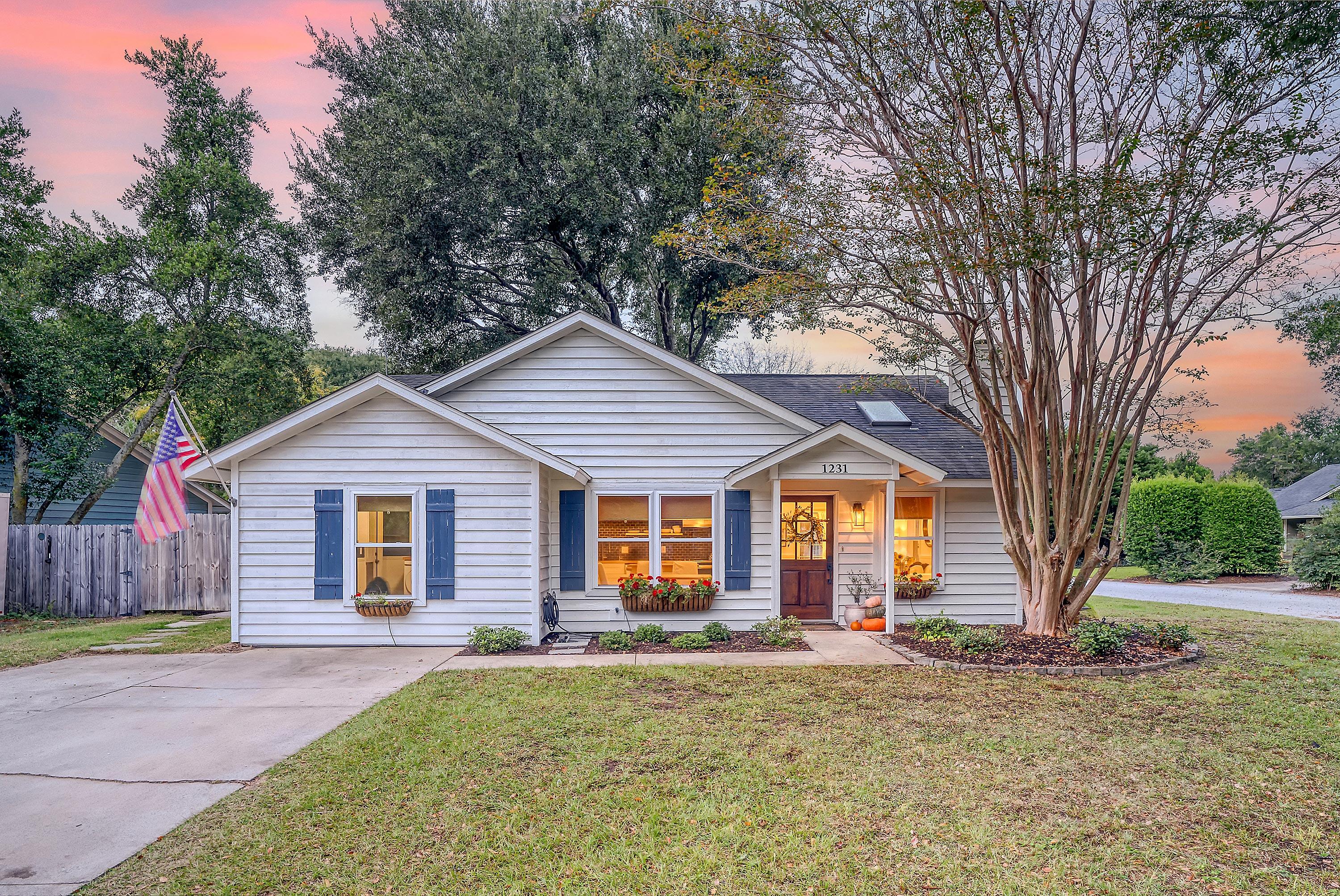 Lake Mallard Blvd, Mount Pleasant, SC 29464