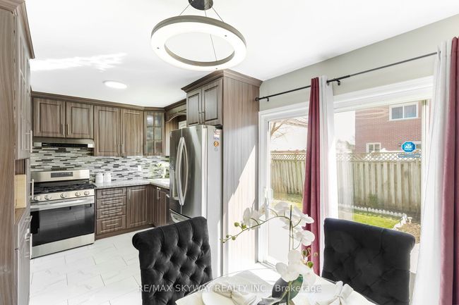 104 Sandmere Ave, House attached with 4 bedrooms, 3 bathrooms and 3 parking in Brampton ON | Image 17