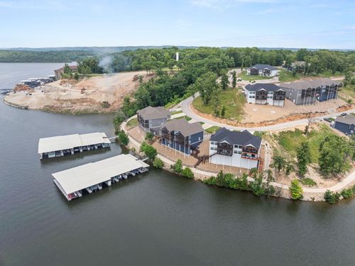 21a-76 Barolo Ln, Camdenton, MO, 65020-5562 | Card Image