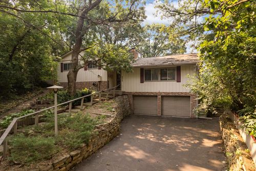 8929 36th St N, Lake Elmo, MN, 55042-9420 | Card Image