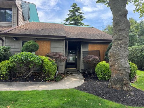 1-1 Stanford Ct, Wantagh, NY, 11793-1863 | Card Image