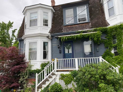61 Manning St, Portsmouth, NH, 03801-4615 | Card Image