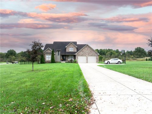 6864 Merwin Chase Road, Brookfield, OH, 44403 | Card Image