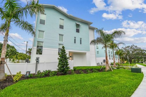 3826 Pompano Dr Se, ST PETERSBURG, FL, 33705-4028 | Card Image