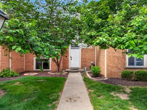 5265 Eaglesnest Dr, Cincinnati, OH, 45248-8423 | Card Image