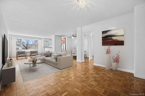 610-750 Kappock St, Bronx, NY, 10463-4614 | Card Image
